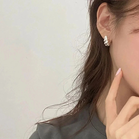 925 Sterling Silver Small Textured Hoop Earrings Gold or Silver Huggie Hoops - Picture 3 of 4